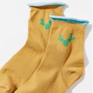 *FLASH SALE* NWT Urban Outfitters Cactus Crew Sock - 1 pair